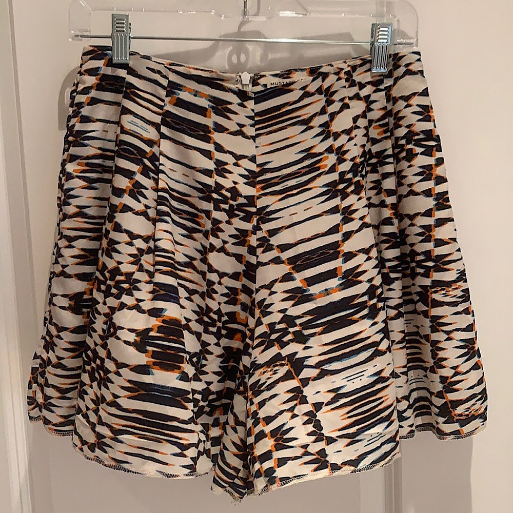 Printed high waisted flown shorts